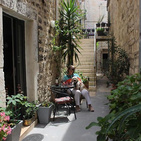 Street Garden Apartment Hvar Town Luaran gambar