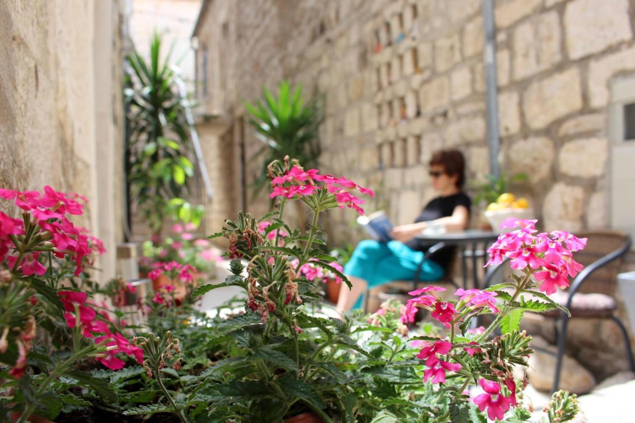 Street Garden Apartment Hvar Town Luaran gambar