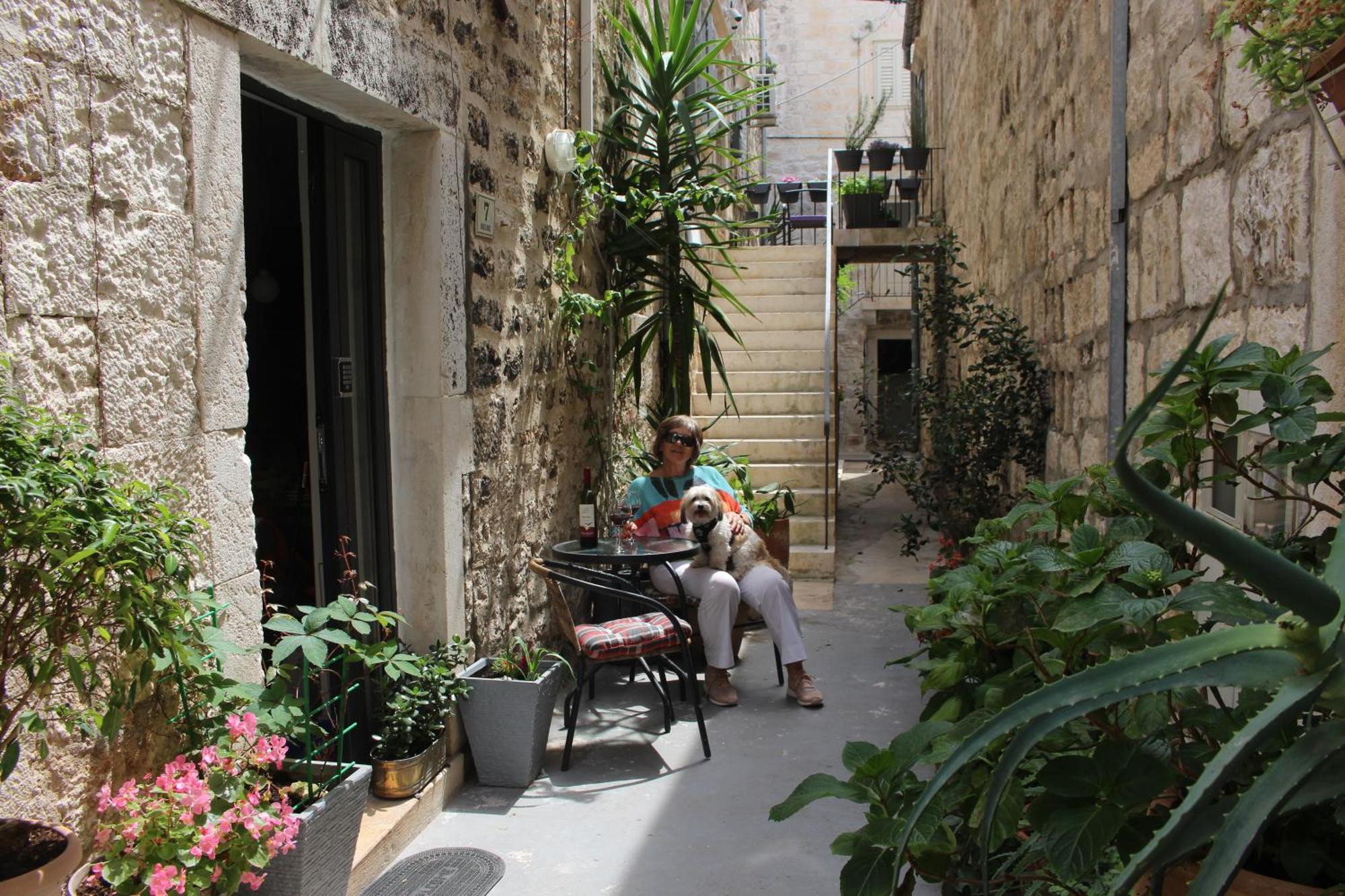 Street Garden Apartment Hvar Town Luaran gambar